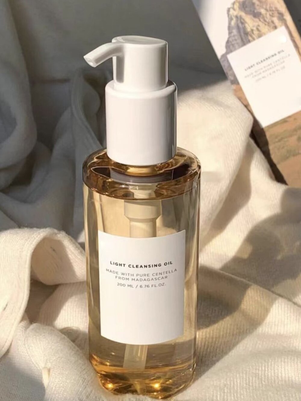 SKIN1004 Madagascar Centella Light Cleansing Oil 200ml Gentle Face Cleanser - Picture 4 of 5